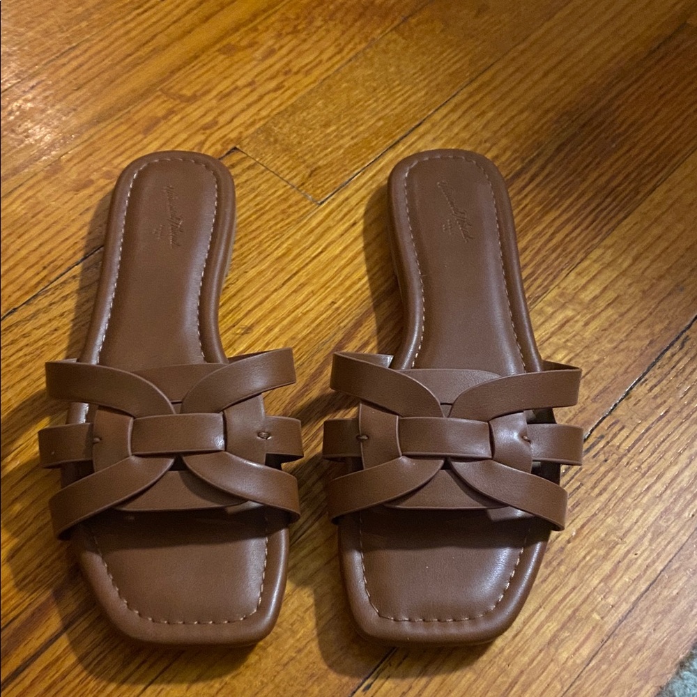 Universal Thread Brown Sandals